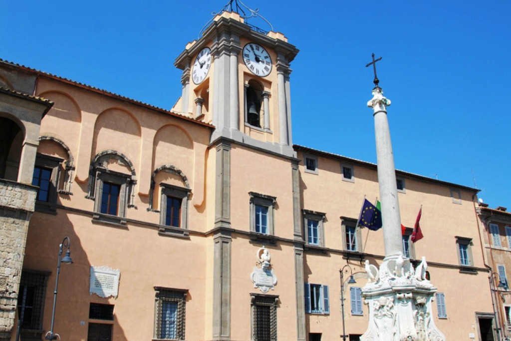 TARQUINIA Palazzo Comune Camere Del Re Hotel e B&B Tarquinia